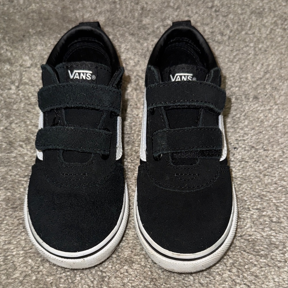 Kids Vans 🖤🤍